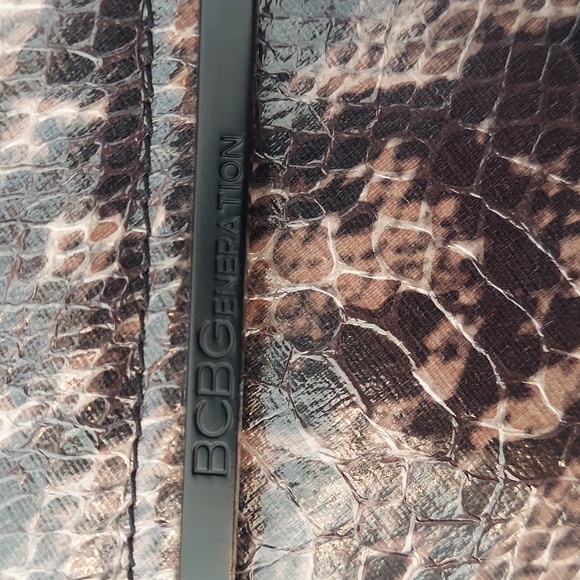 BCB Generation Elegant Snakeskin Envelope Clutch Purse, Like New - Picture 3 of 9